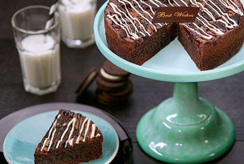 Cookies and Cream Brownie Cake